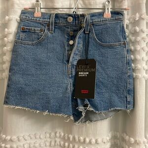 Levi Ribcage Shorts NWT